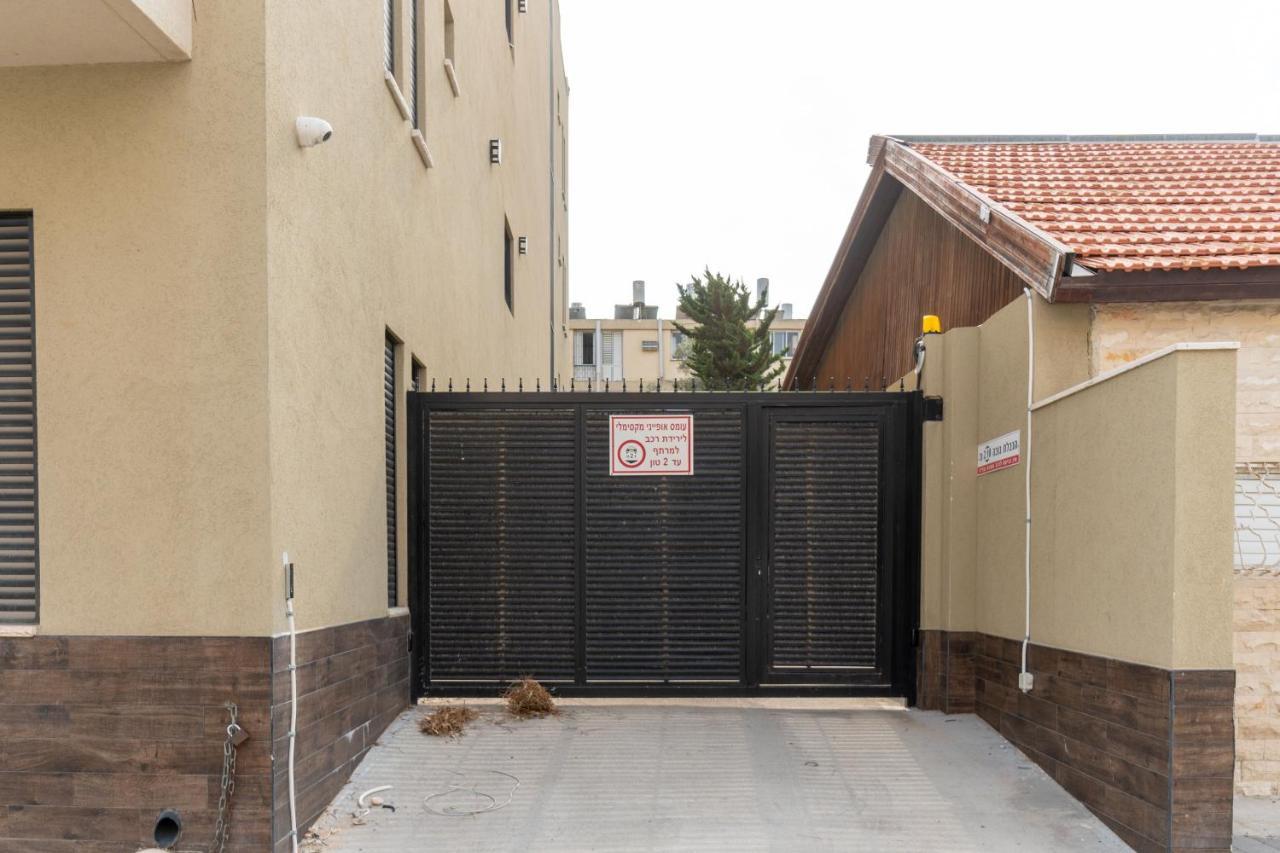 Nahal Oz 33 Aparthotel Бат Ям Екстериор снимка