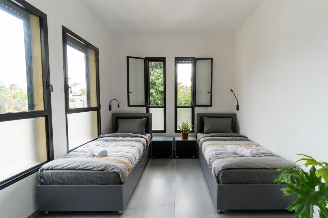 Nahal Oz 33 Aparthotel Бат Ям Екстериор снимка