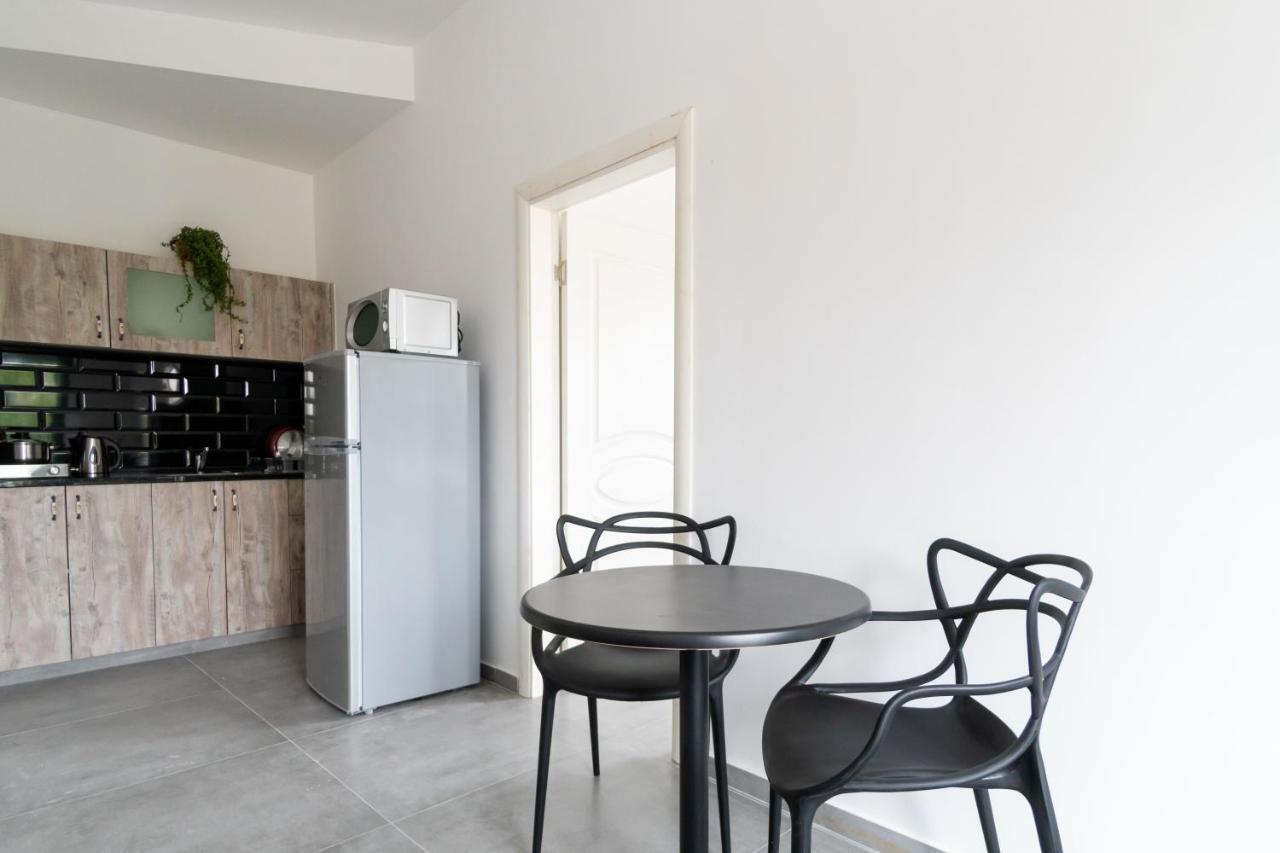 Nahal Oz 33 Aparthotel Бат Ям Екстериор снимка