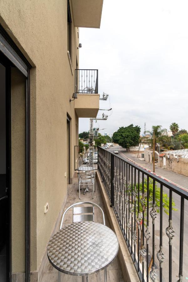 Nahal Oz 33 Aparthotel Бат Ям Екстериор снимка