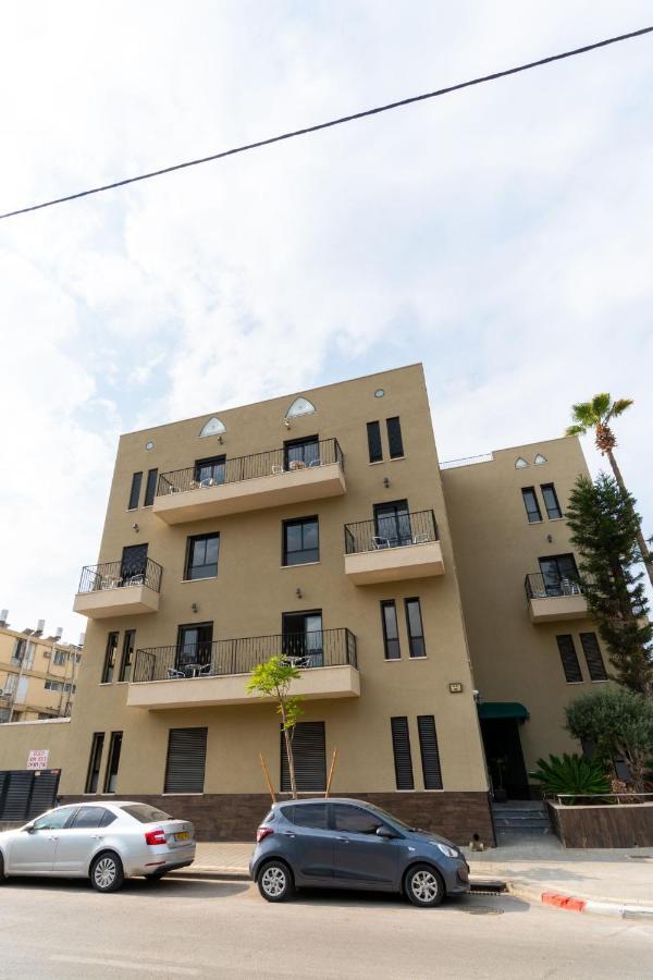 Nahal Oz 33 Aparthotel Бат Ям Екстериор снимка