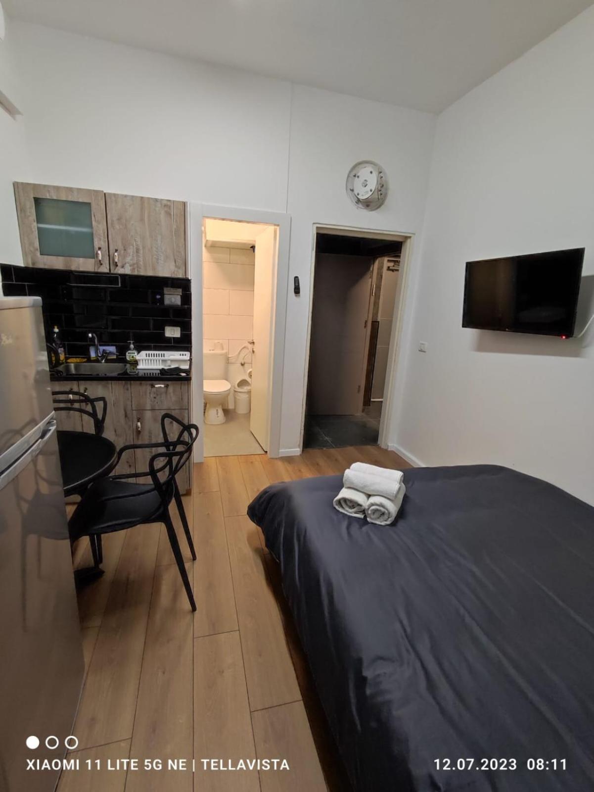 Nahal Oz 33 Aparthotel Бат Ям Екстериор снимка